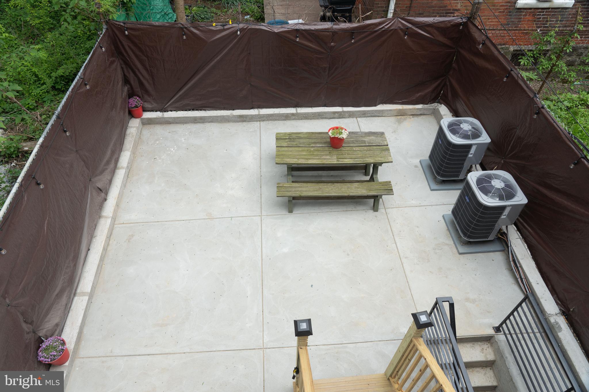 WALNUT HILL - Residential Income