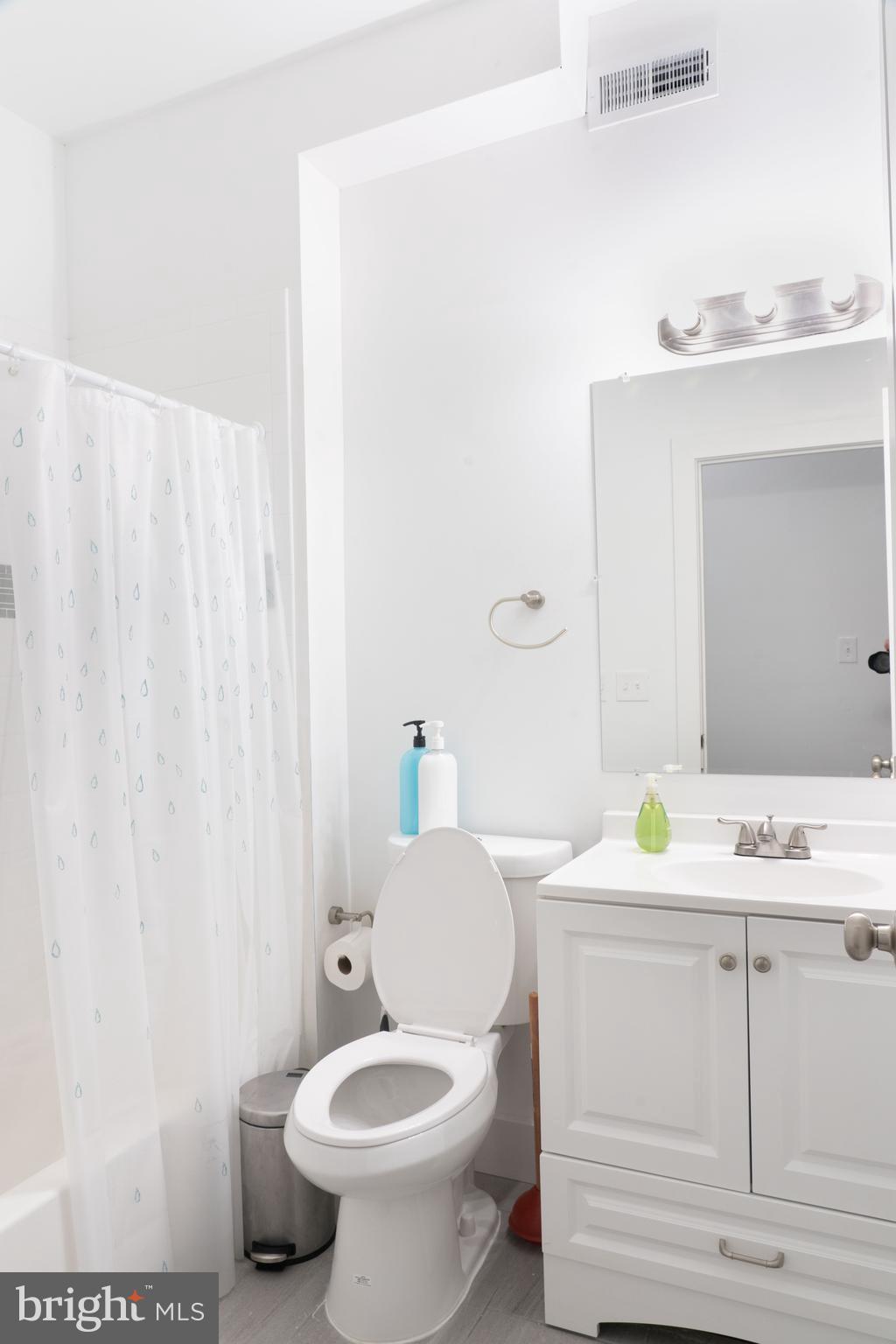 WALNUT HILL - Residential Income