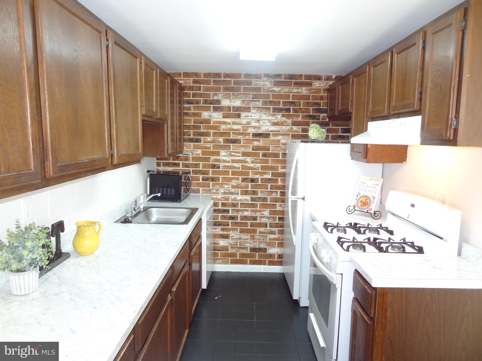 FORTY SIX HUNDRED - Residential