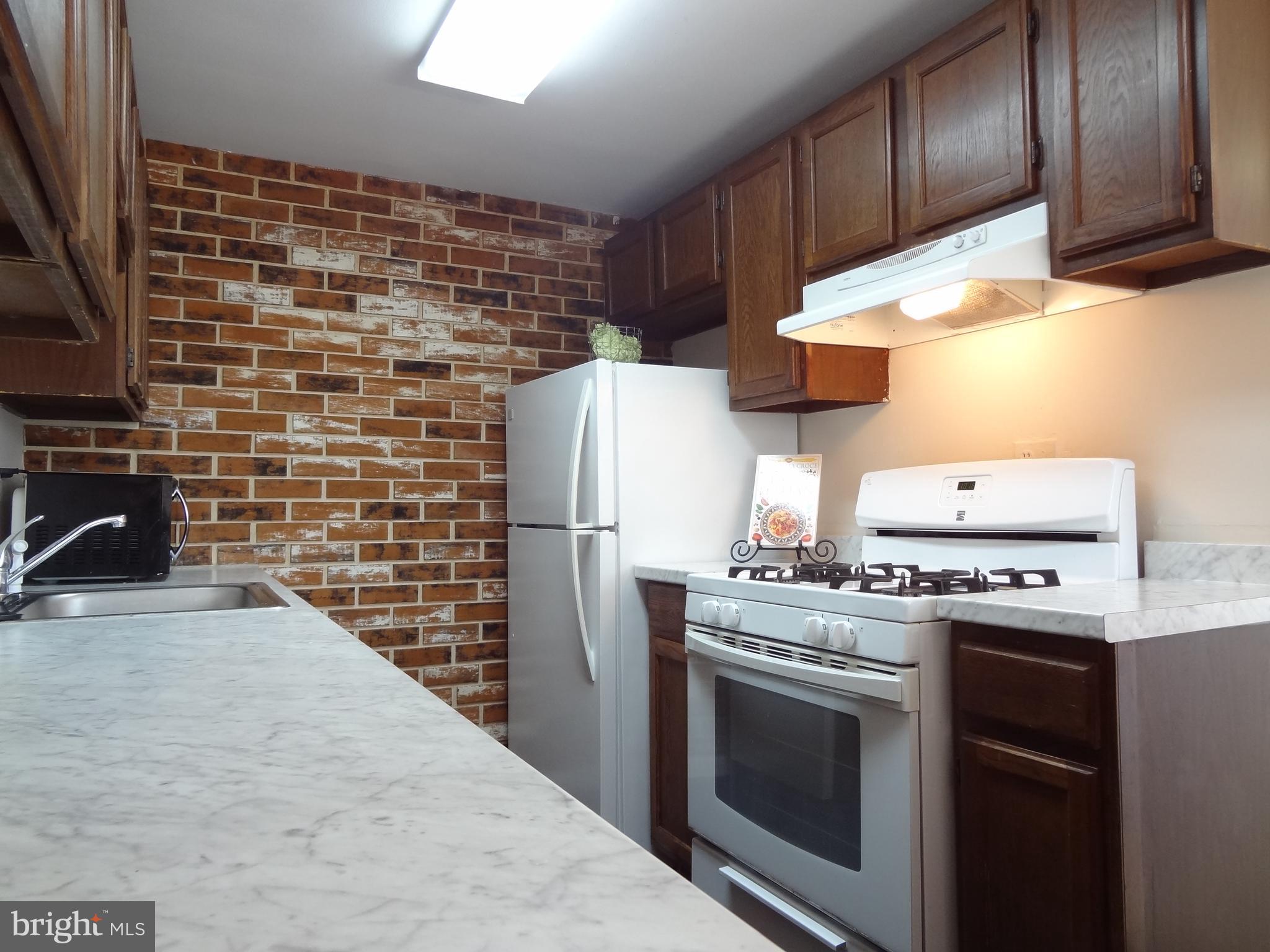 FORTY SIX HUNDRED - Residential