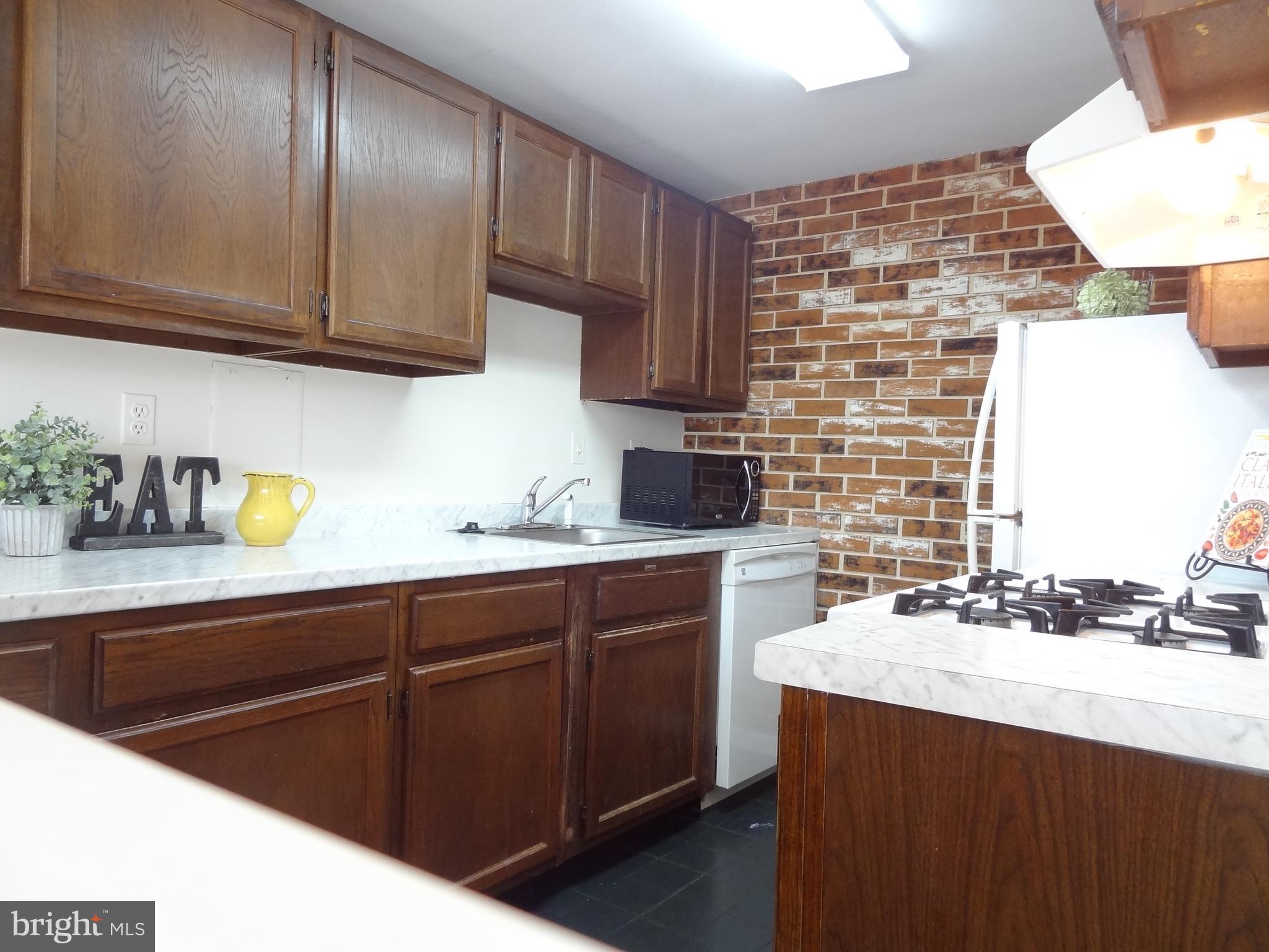 FORTY SIX HUNDRED - Residential