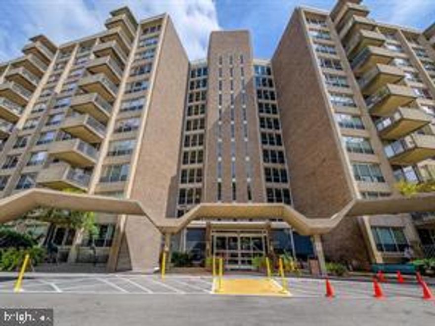 Welcome to the Greenhill Condominium.  This comfortable 1 bedroom unit offers a great opportunity to make this your own,  The bathroom is updated with a walk in tub!!  Newer carpet throughout.  High floor offers  wonderful views from your balcony.
Close to public transportation, shopping and award winning schools.