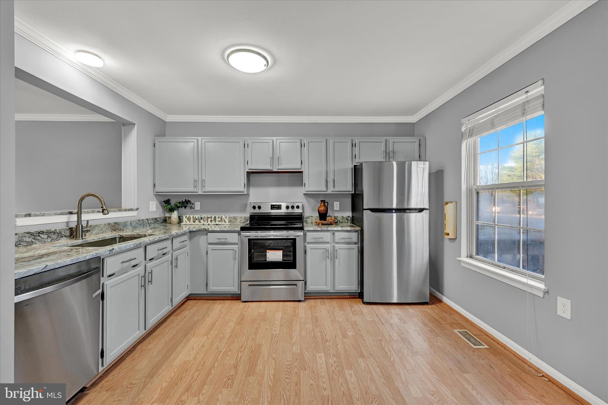 SUBURBIA - Residential