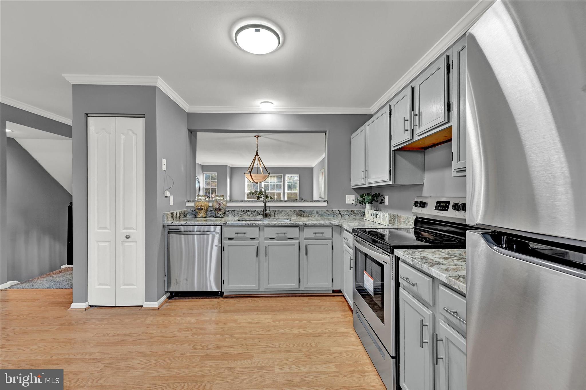 SUBURBIA - Residential