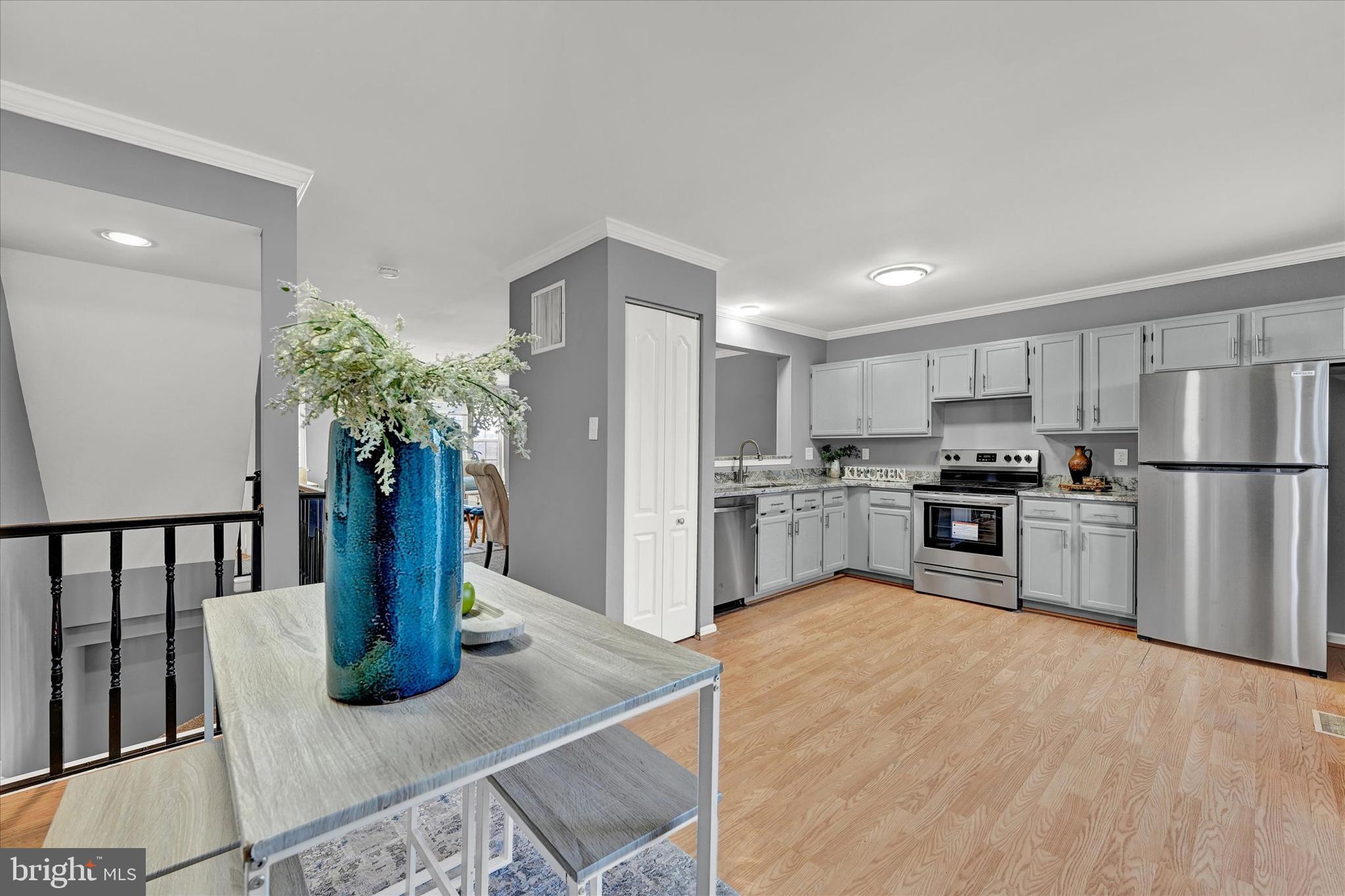 SUBURBIA - Residential