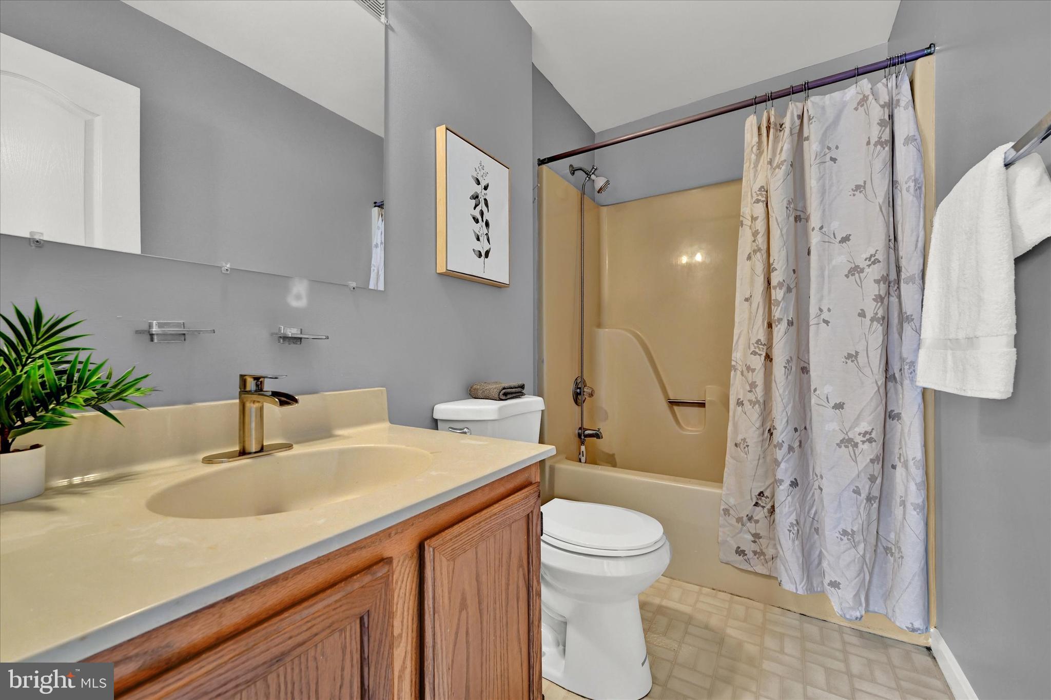 SUBURBIA - Residential