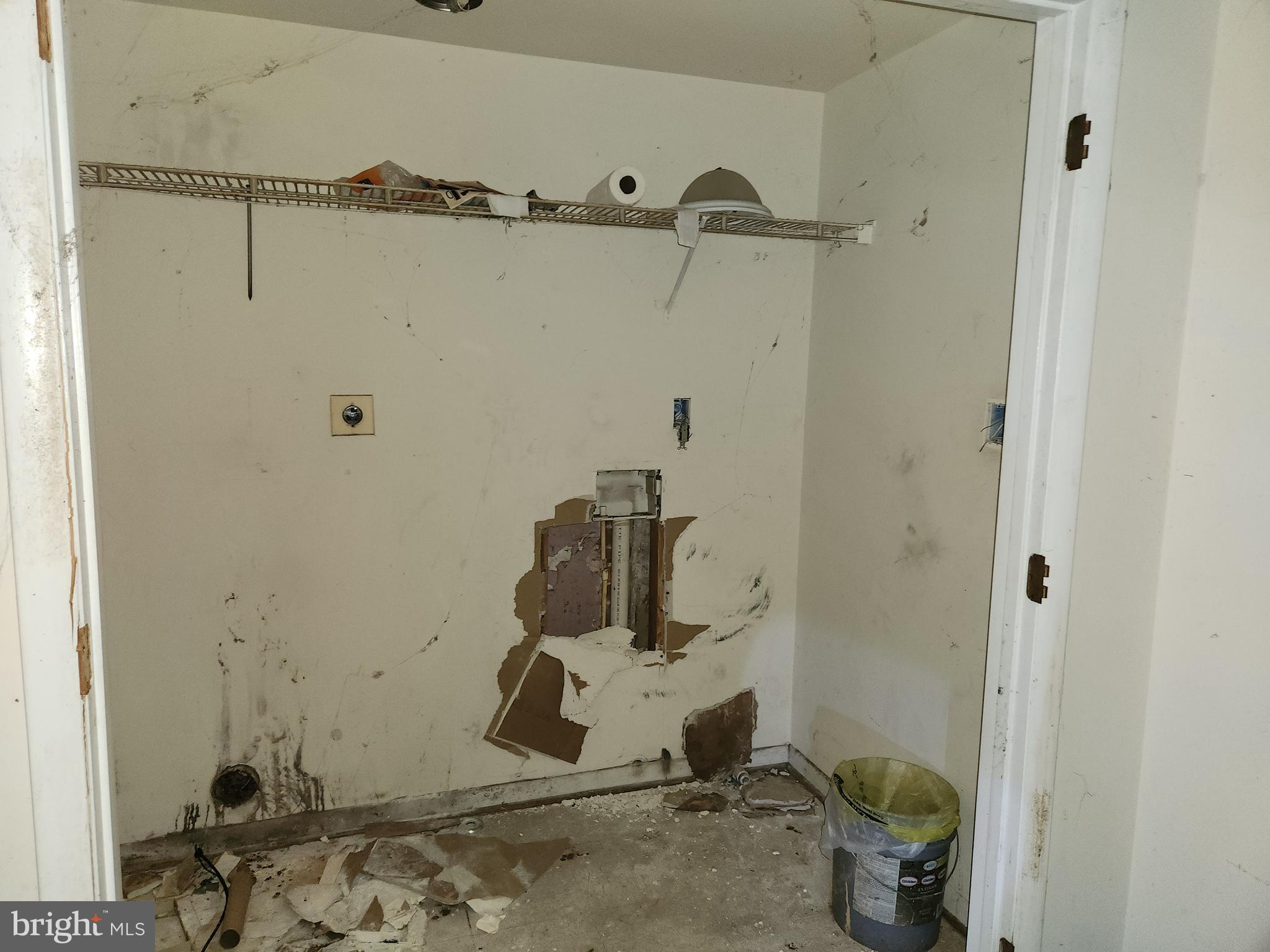 SANDTOWN-WINCHESTER - Residential