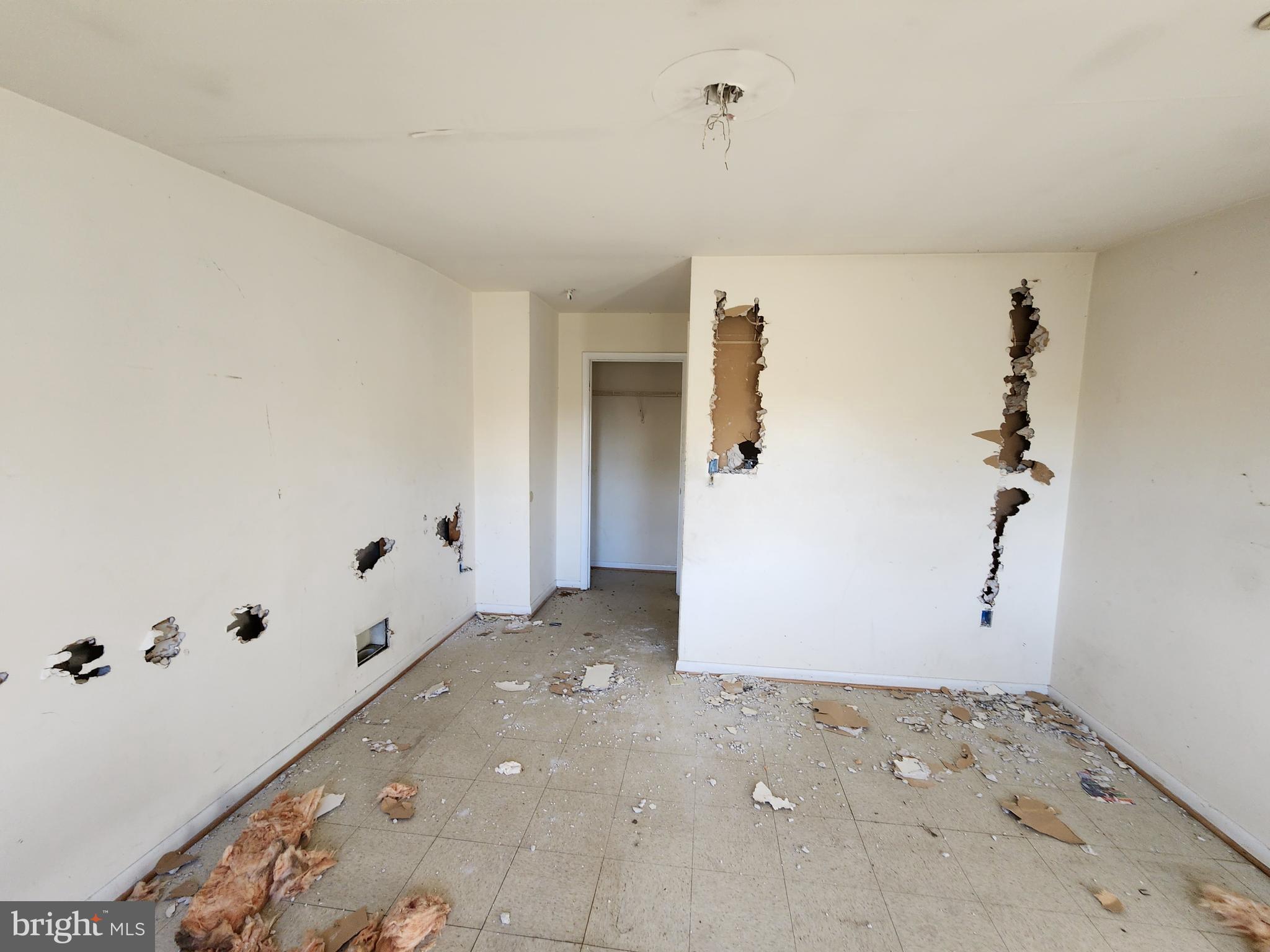 SANDTOWN-WINCHESTER - Residential