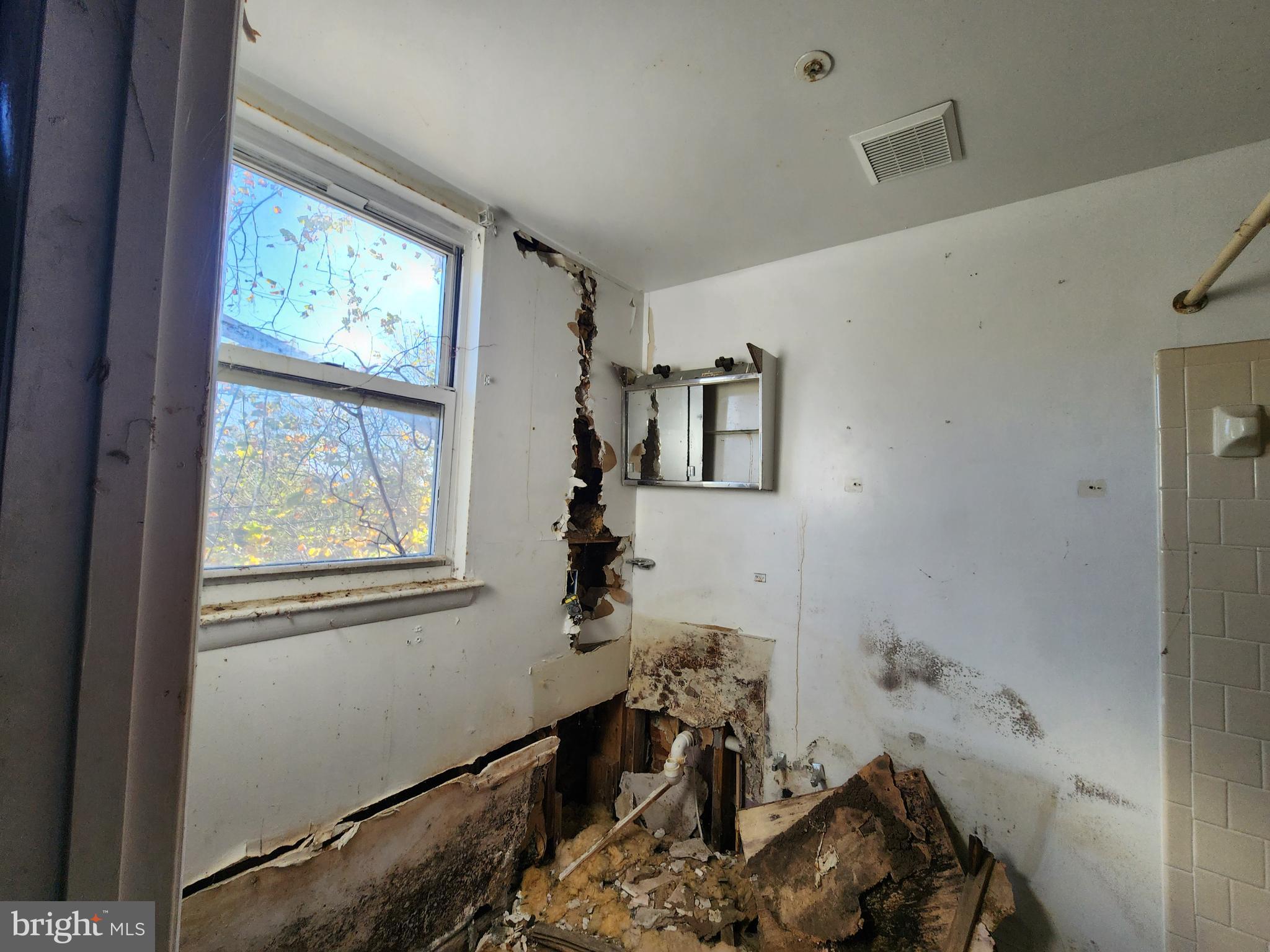 SANDTOWN-WINCHESTER - Residential