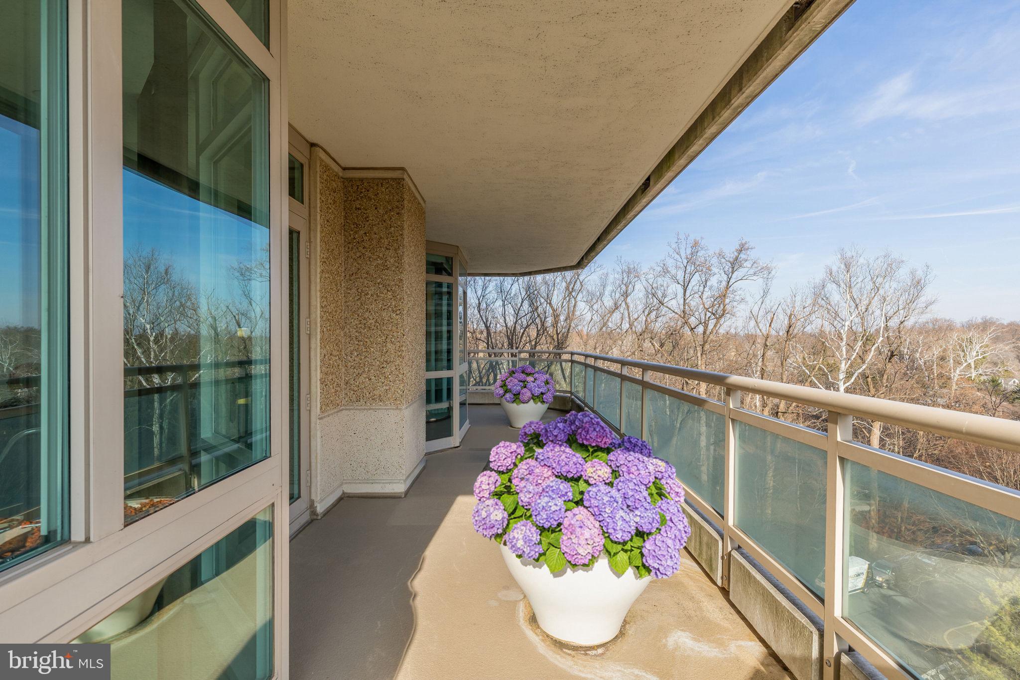 SOMERSET HOUSE CONDOS - Residential