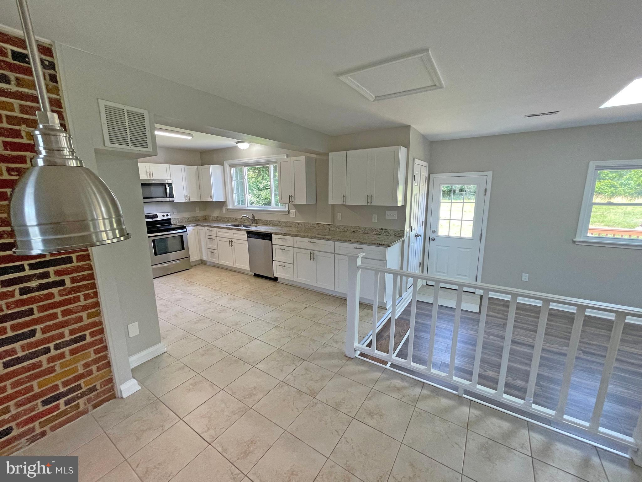 KINGSVILLE - Residential