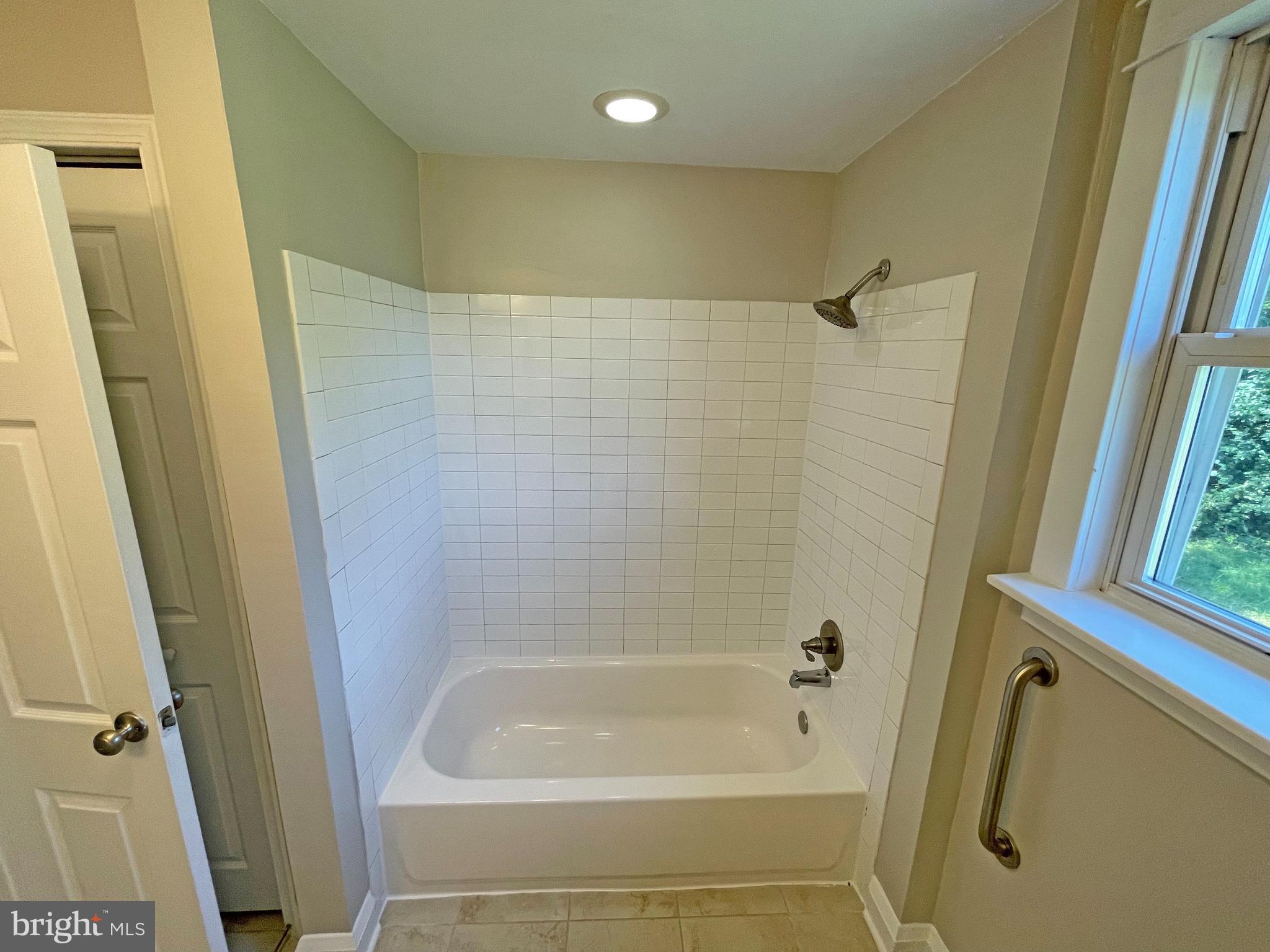 KINGSVILLE - Residential