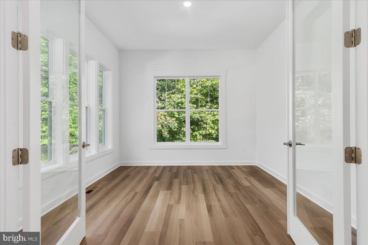 LOTHIAN - Residential