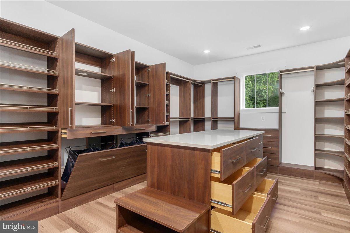 LOTHIAN - Residential