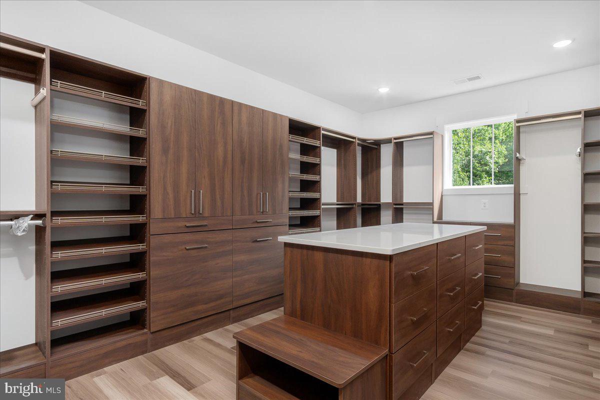 LOTHIAN - Residential