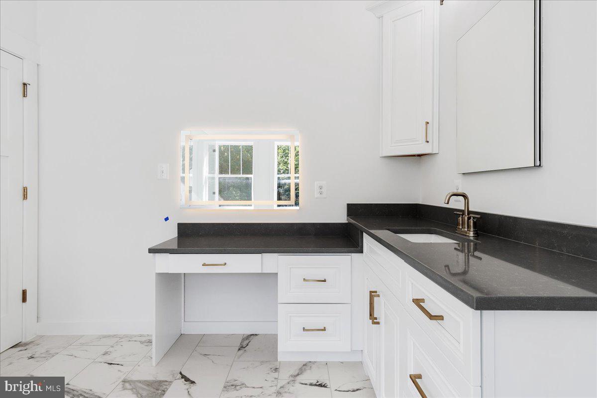 LOTHIAN - Residential