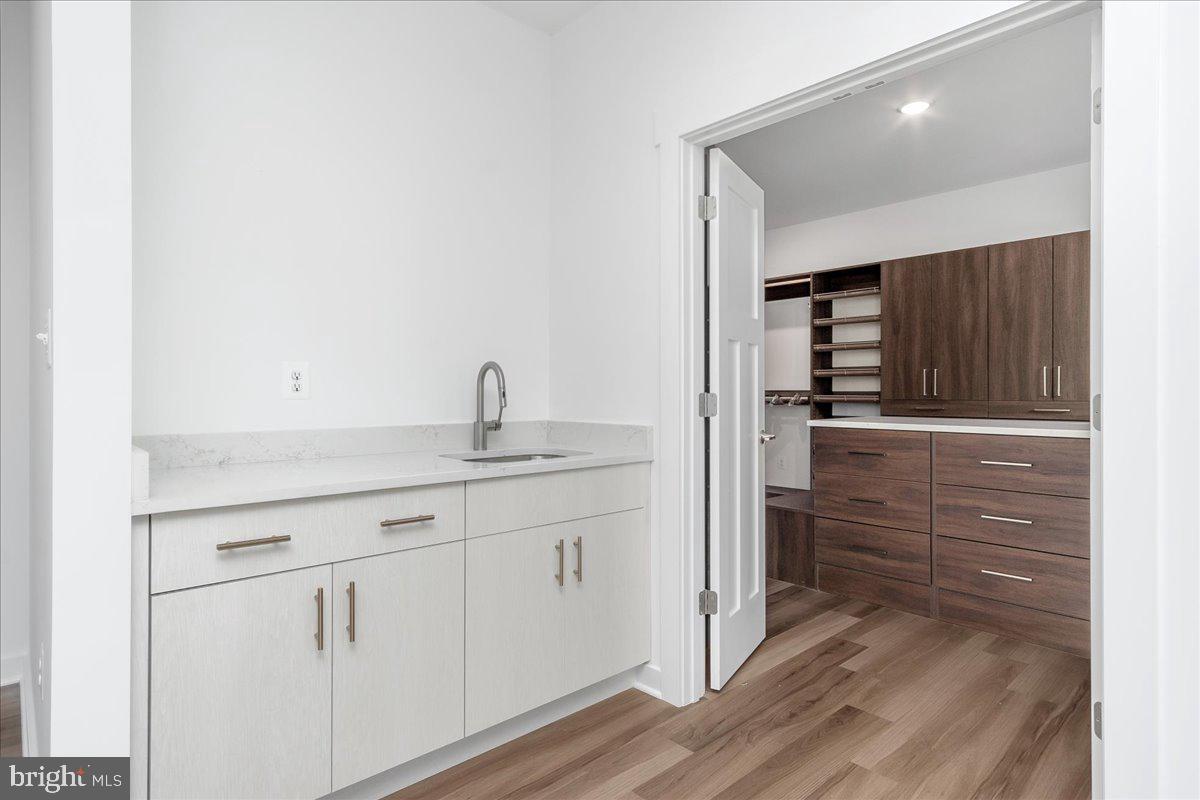 LOTHIAN - Residential