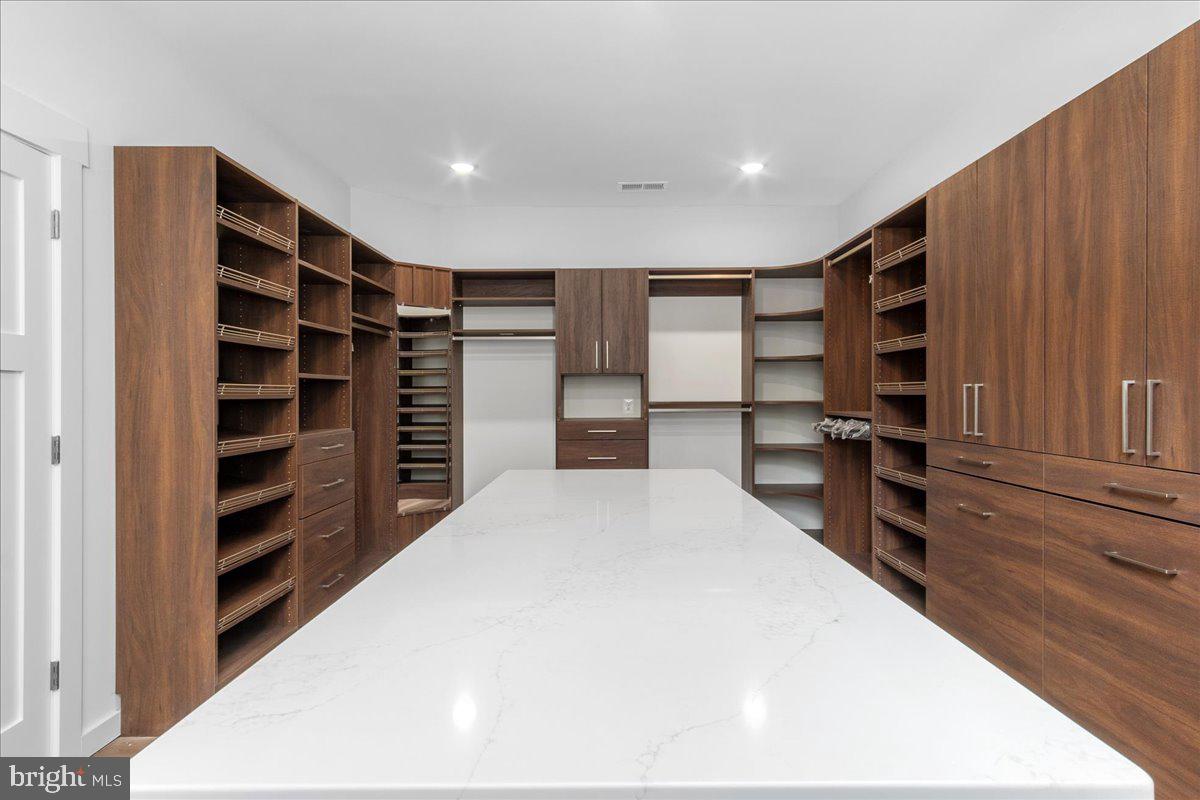 LOTHIAN - Residential