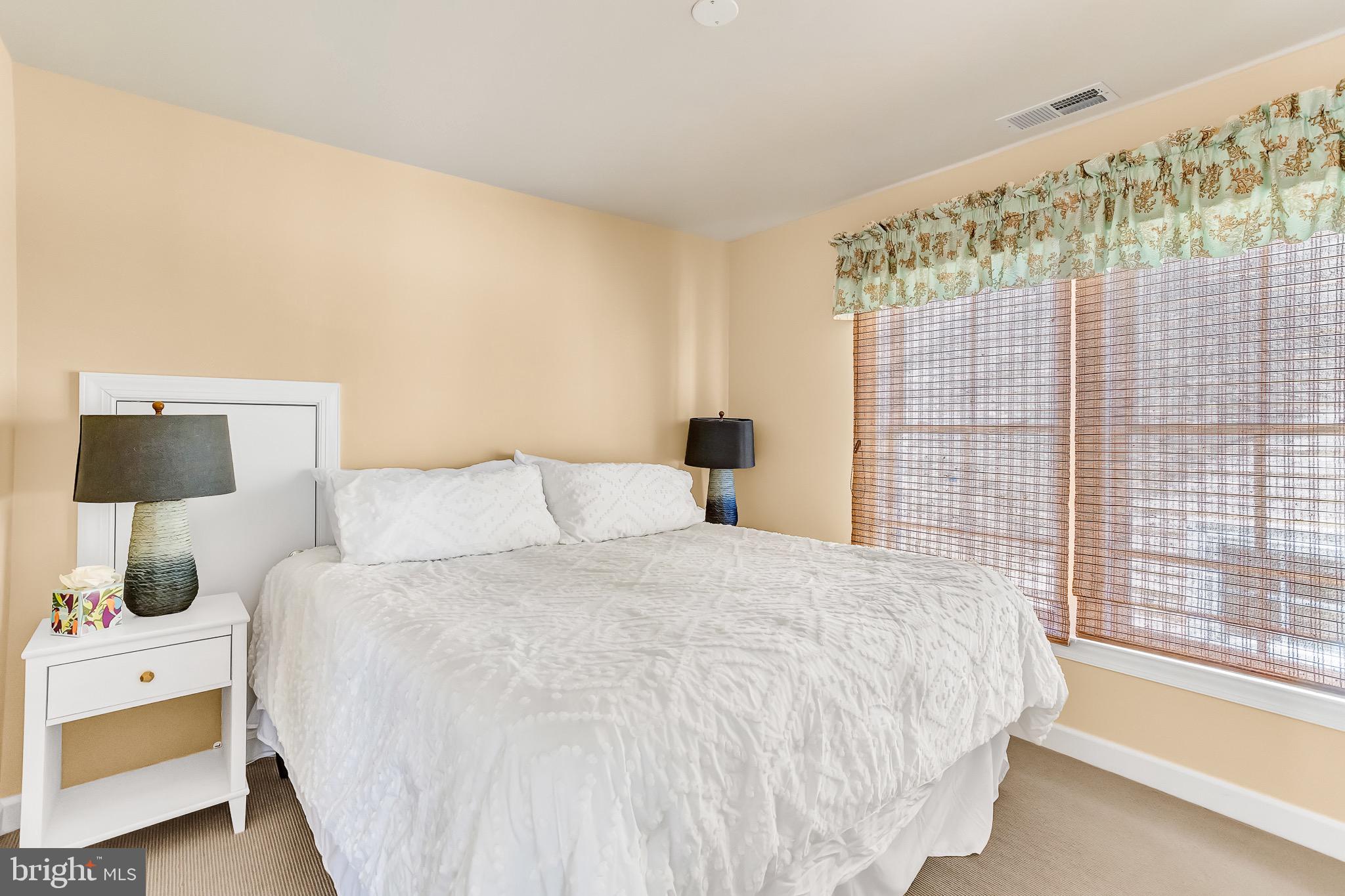 SUNSET ISLAND - Residential