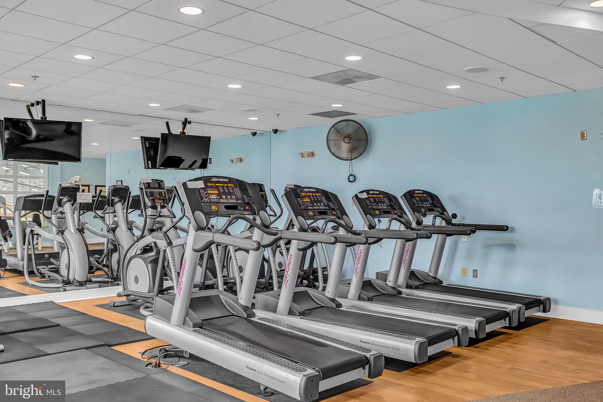 SUNSET ISLAND - Residential