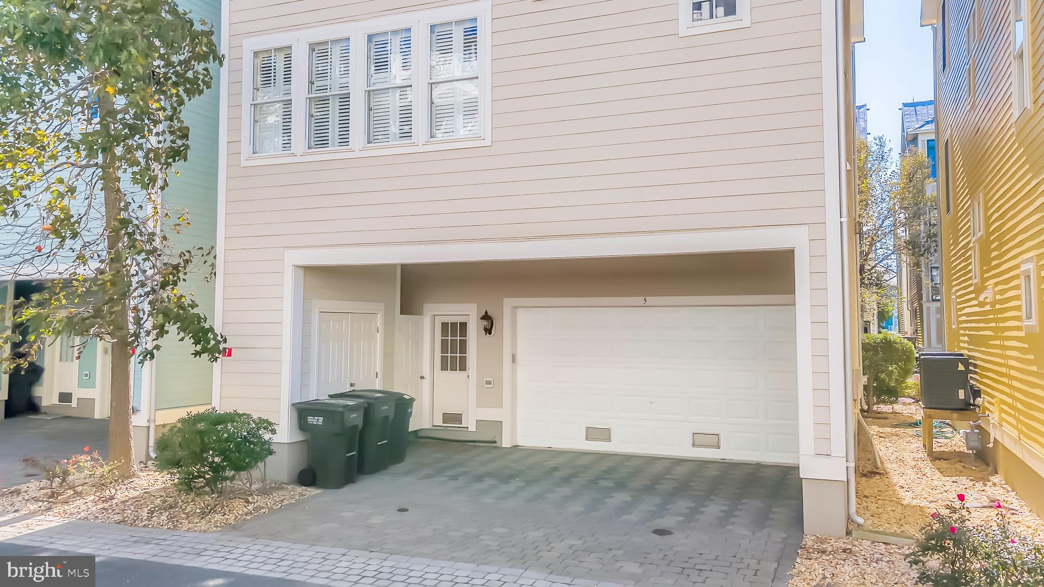 SUNSET ISLAND - Residential