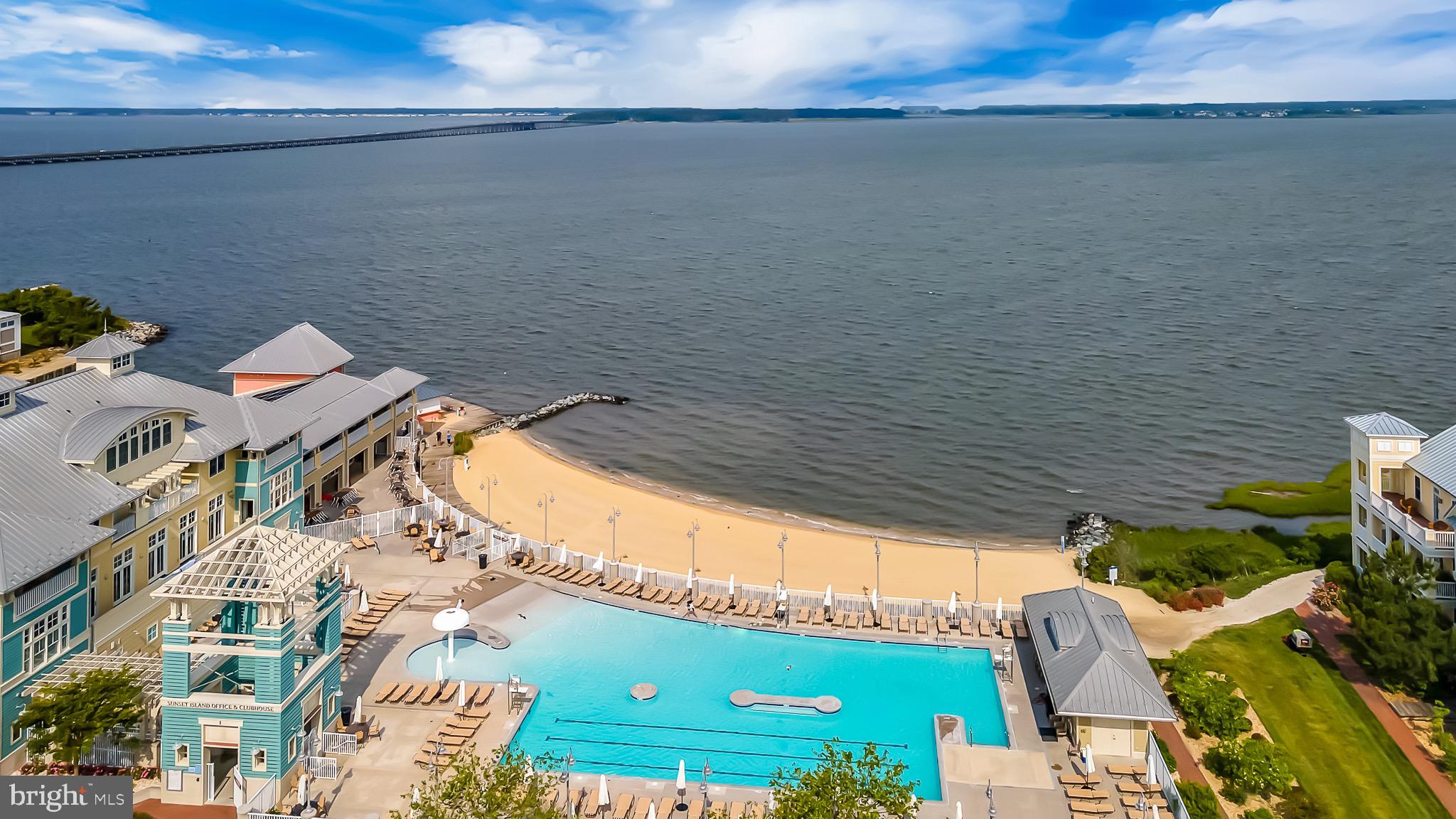 SUNSET ISLAND - Residential