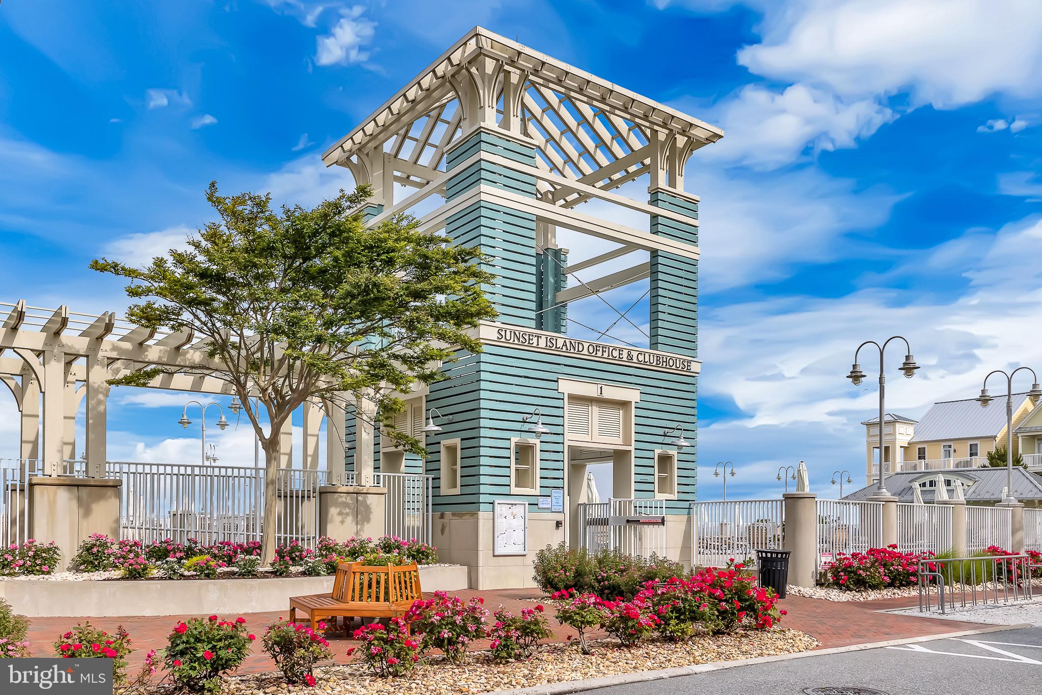 SUNSET ISLAND - Residential