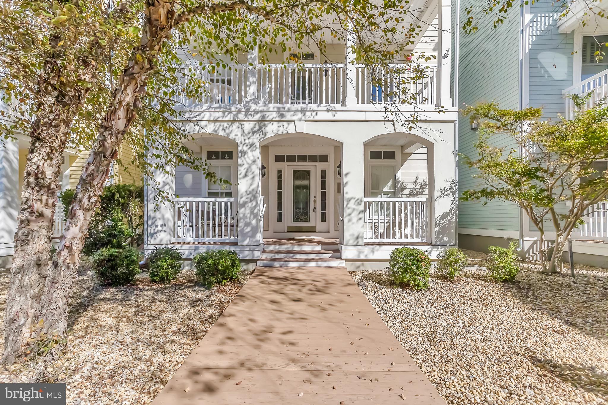 SUNSET ISLAND - Residential