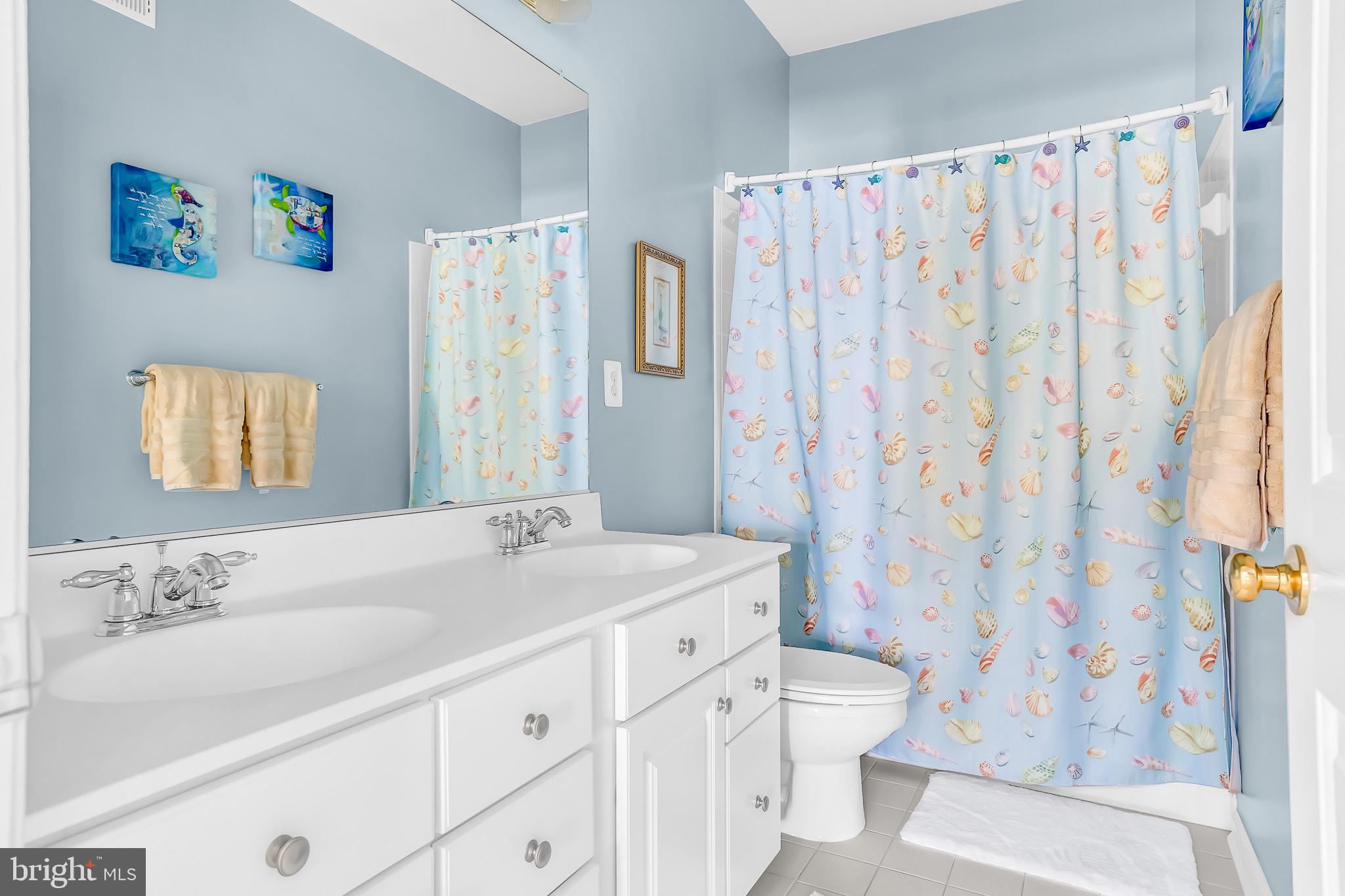 SUNSET ISLAND - Residential