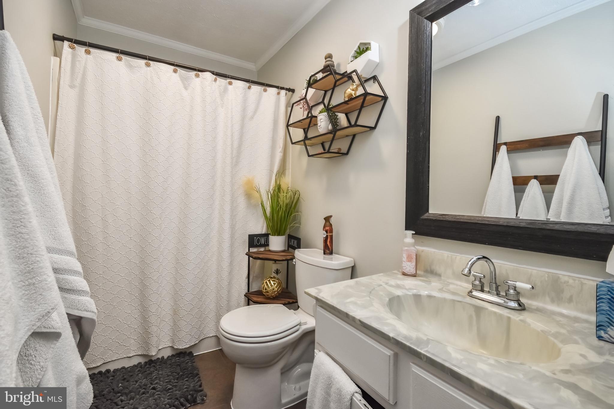 DOUGLAS OAKS - Residential