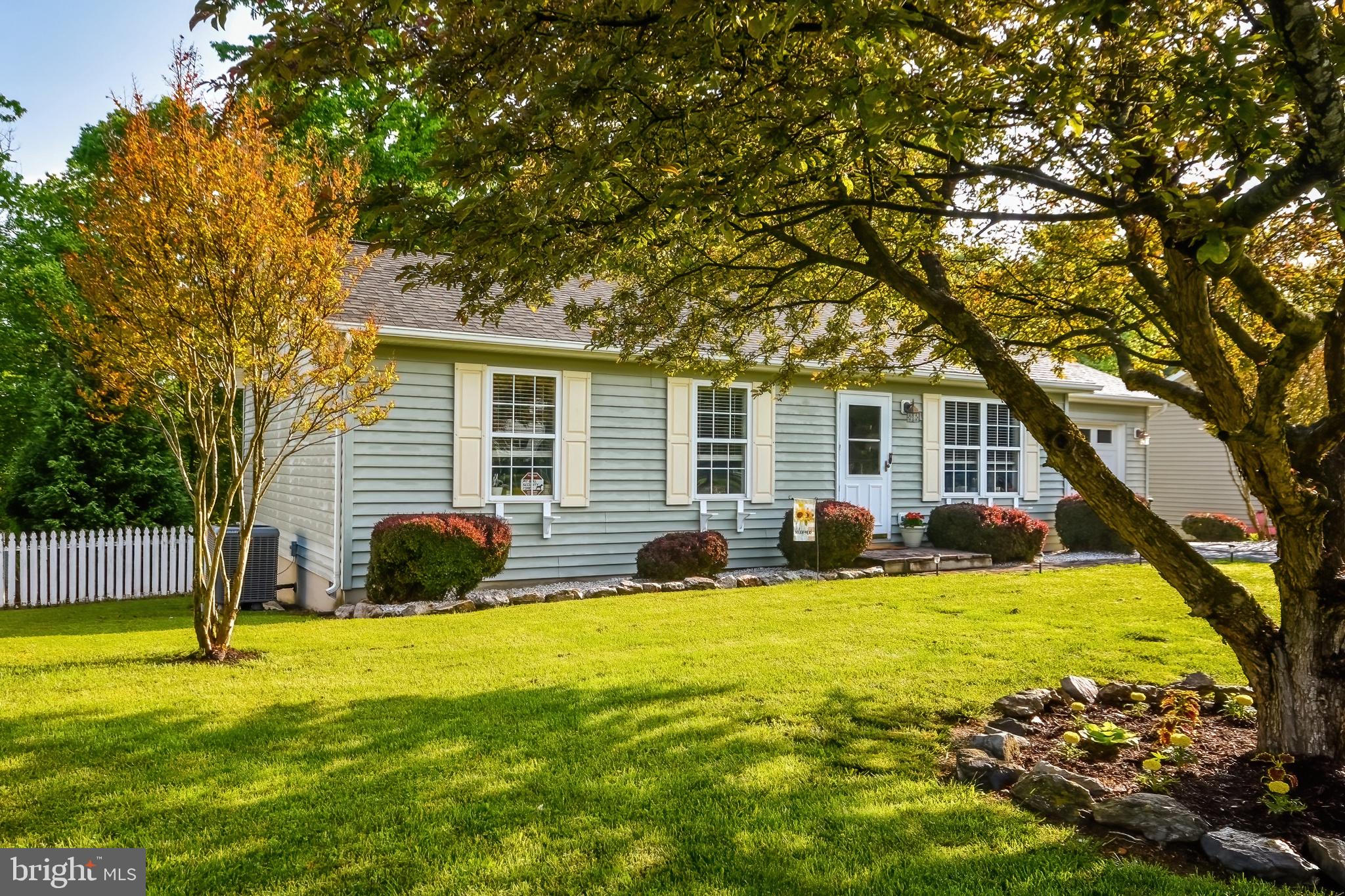 DOUGLAS OAKS - Residential