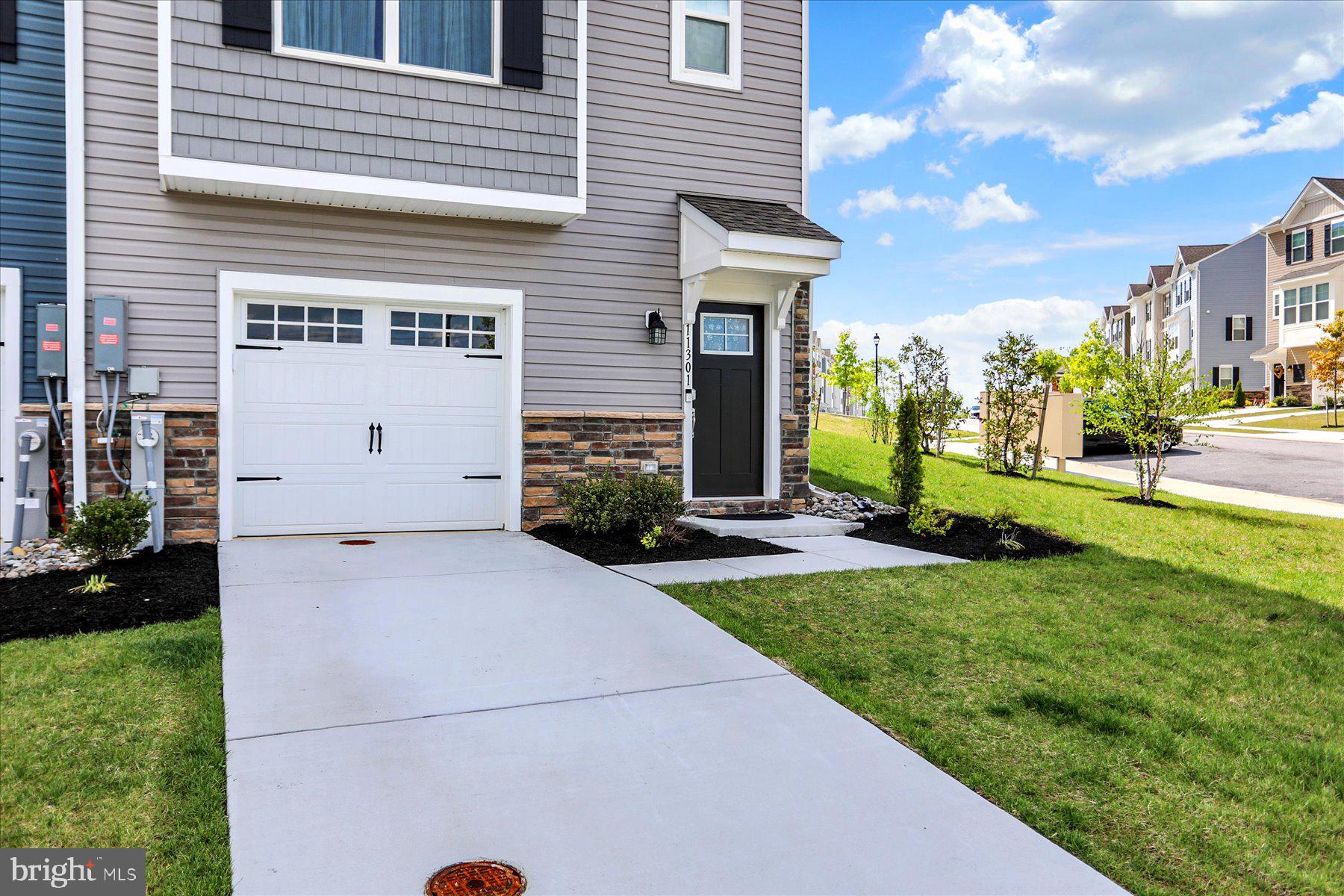 11301 CAROBEL COURT