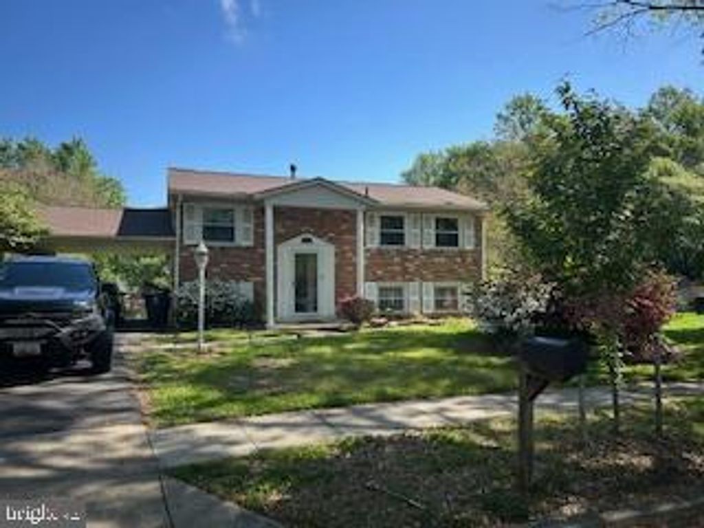 Photo of 17111 Fairway View Lane, UPPER MARLBORO, MD 20772 (MLS # MDPG2200960)