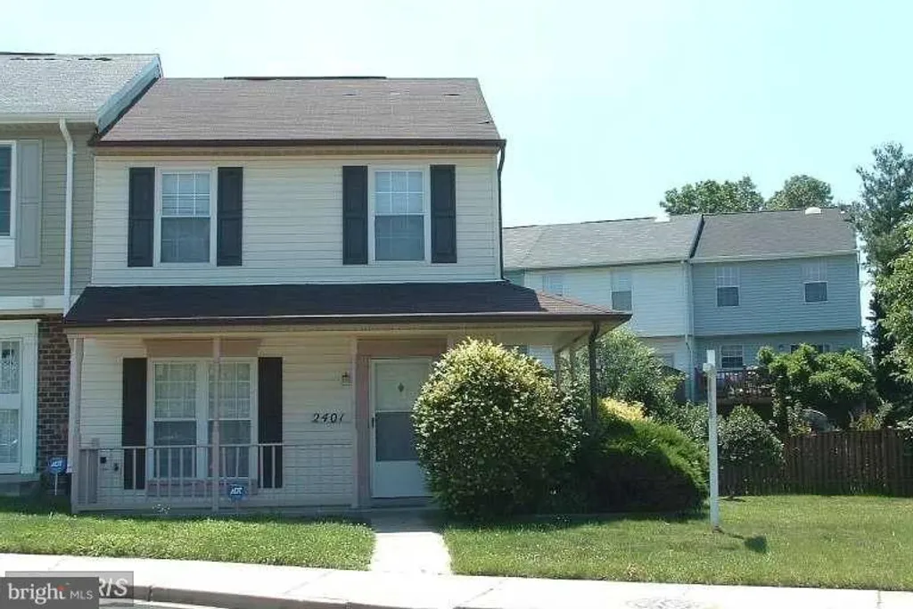 2401 Rosecroft Village E Circle, Oxon Hill, MD 20745
