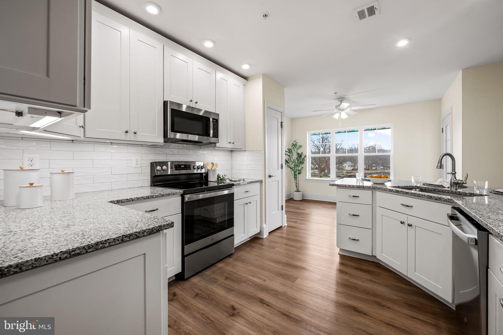 MIDDLE RIVER - Residential