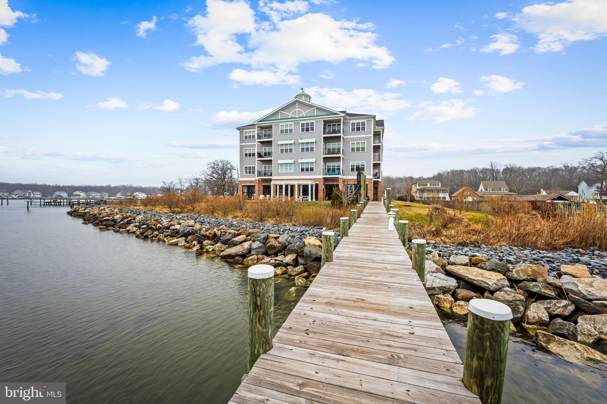 MIDDLE RIVER - Residential