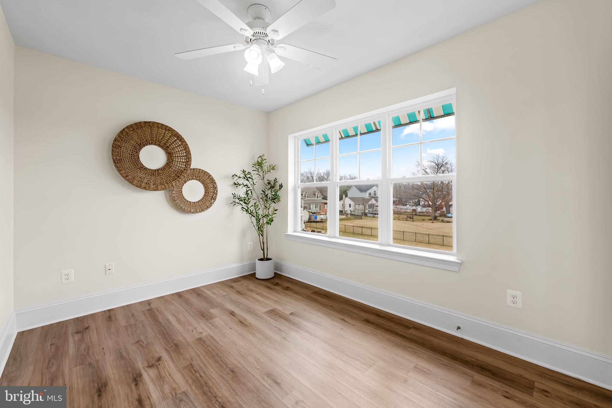 MIDDLE RIVER - Residential