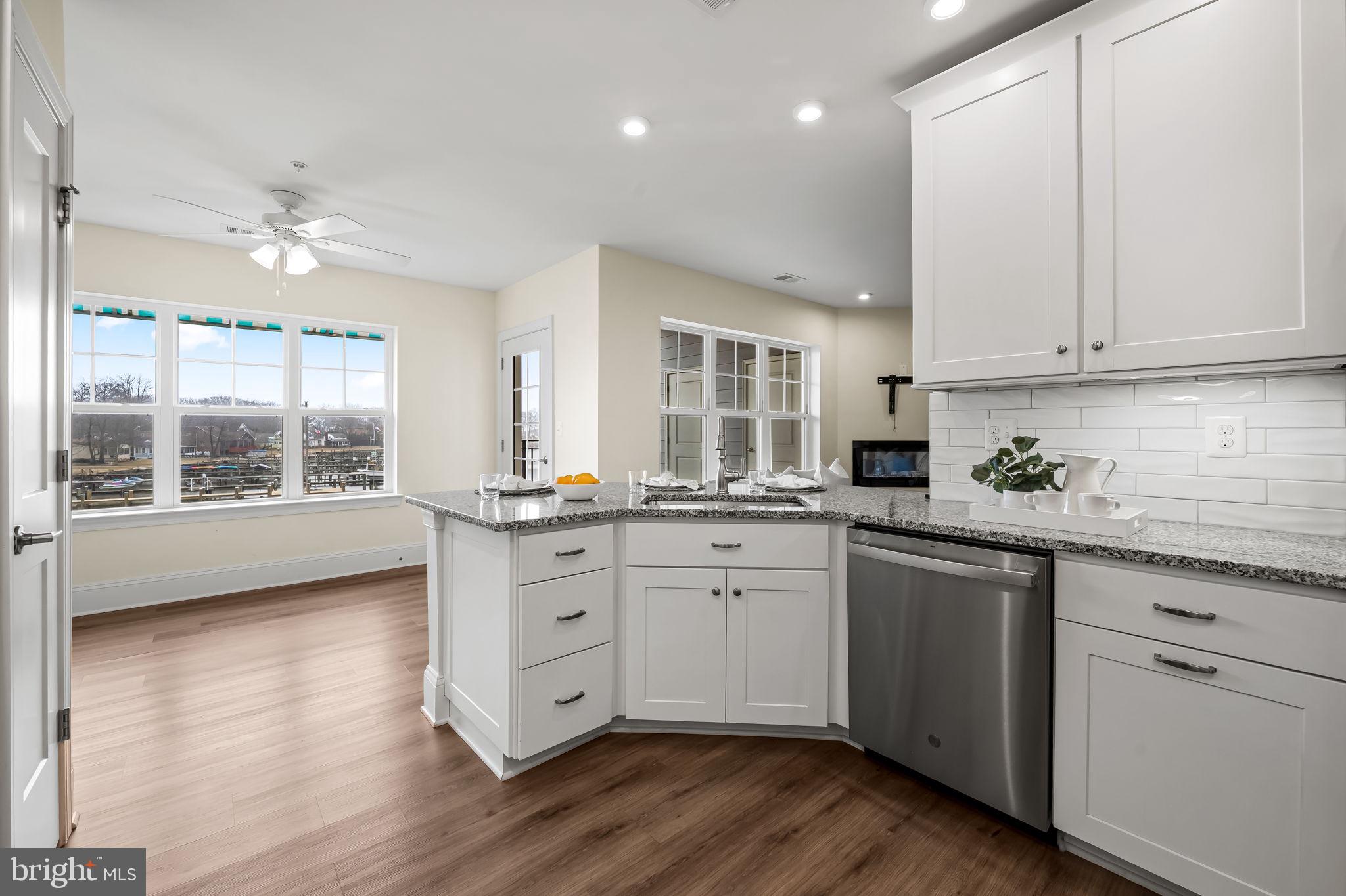 MIDDLE RIVER - Residential