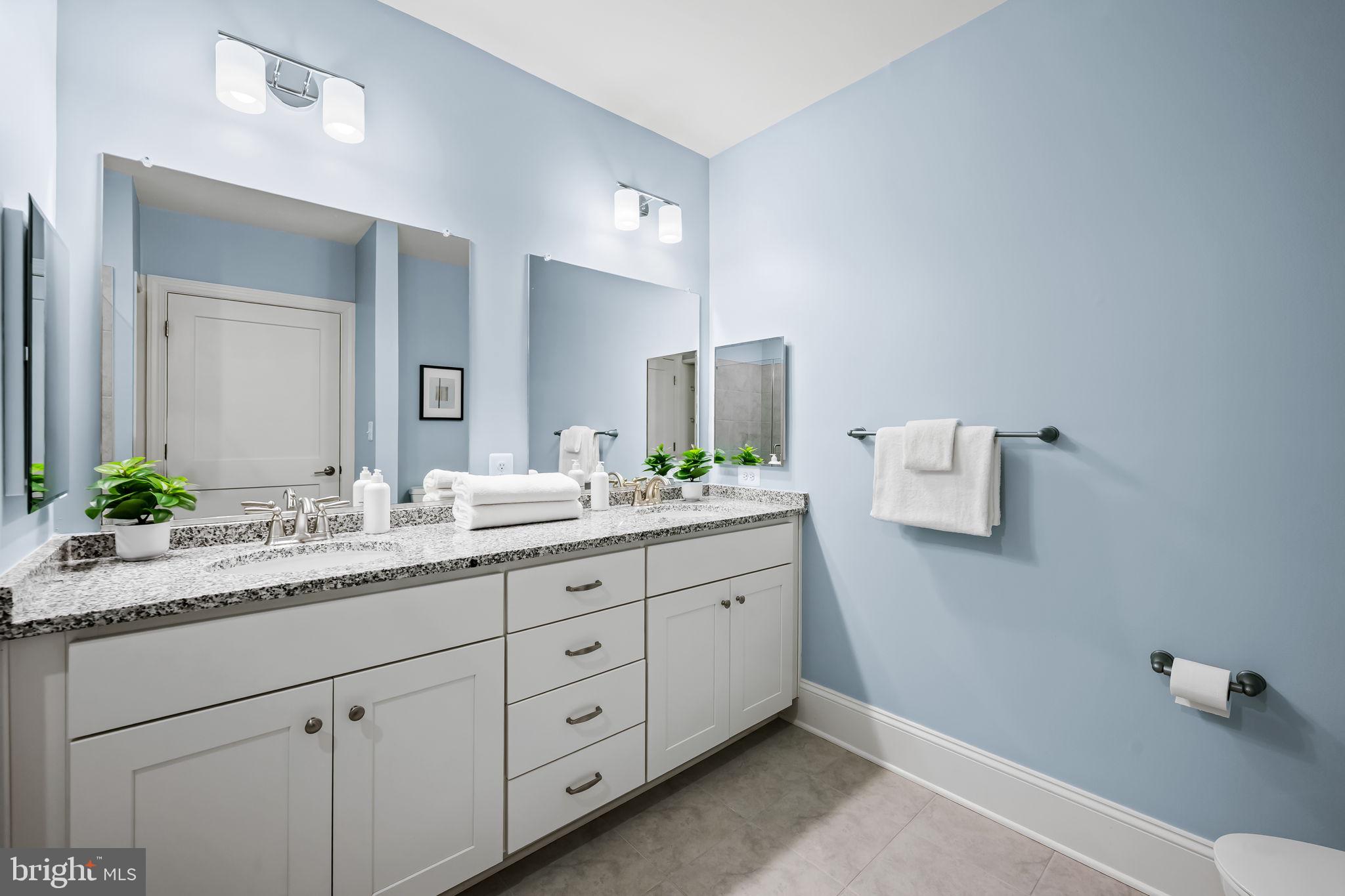 MIDDLE RIVER - Residential