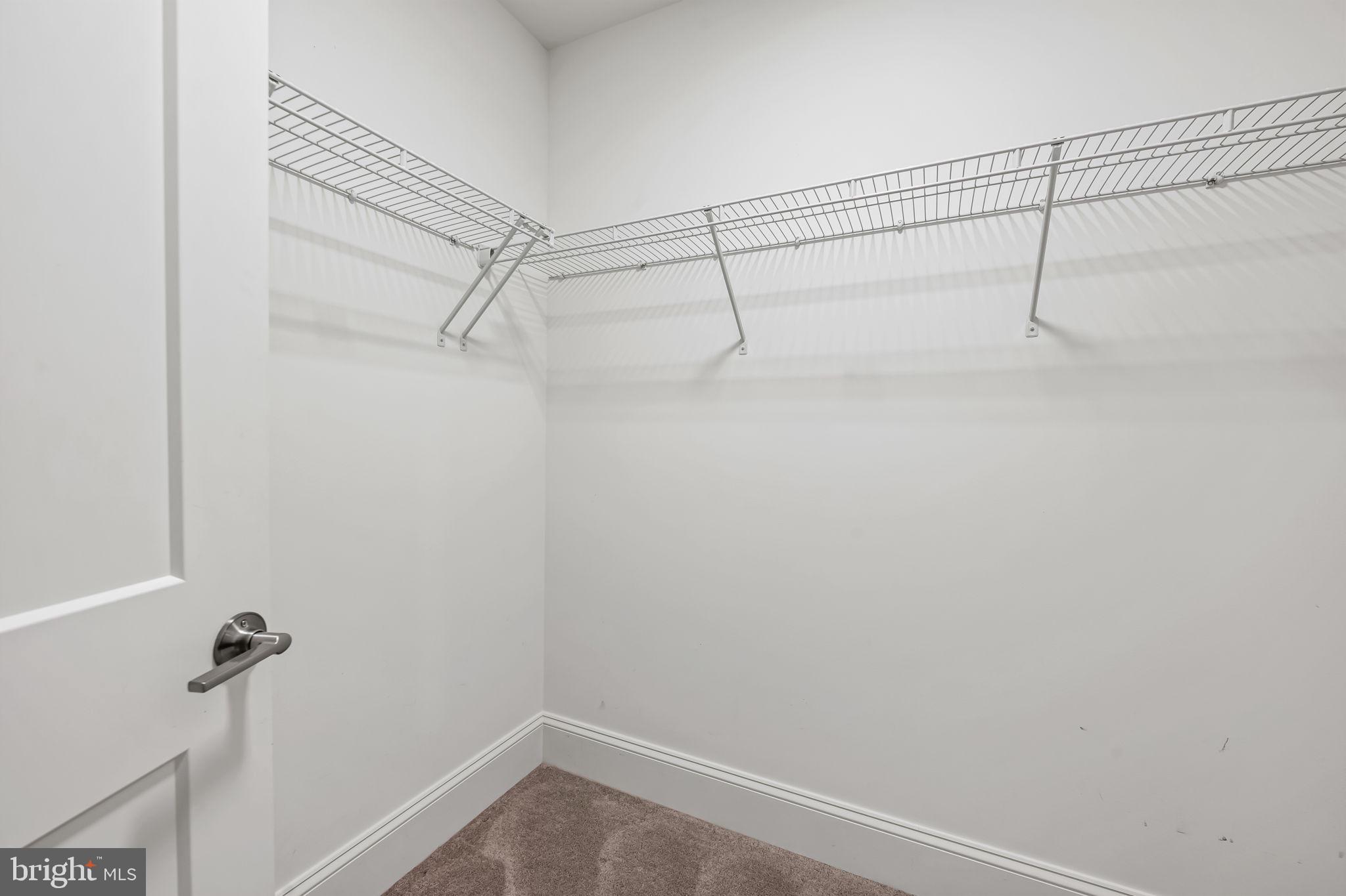 MIDDLE RIVER - Residential