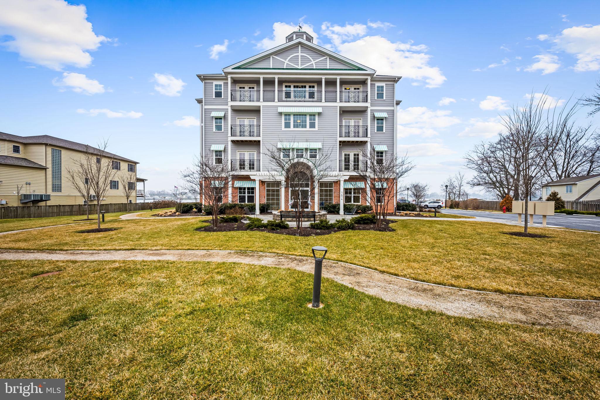 MIDDLE RIVER - Residential