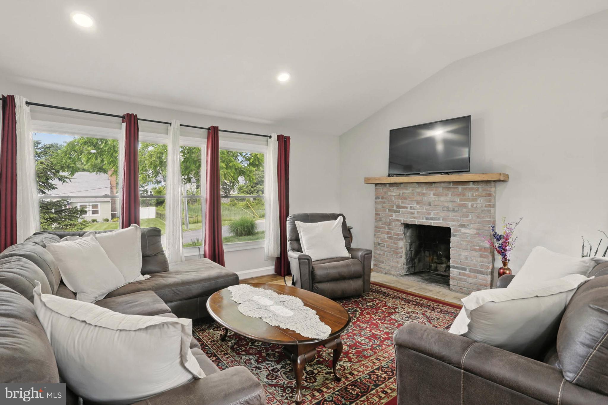 15 ARBUTUS AVENUE