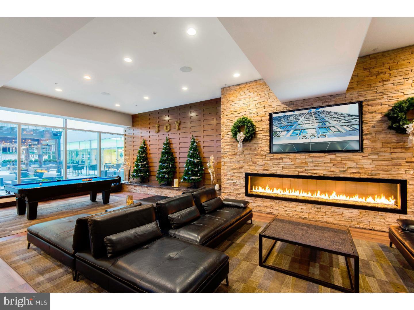 LOGAN SQUARE - Residential Lease