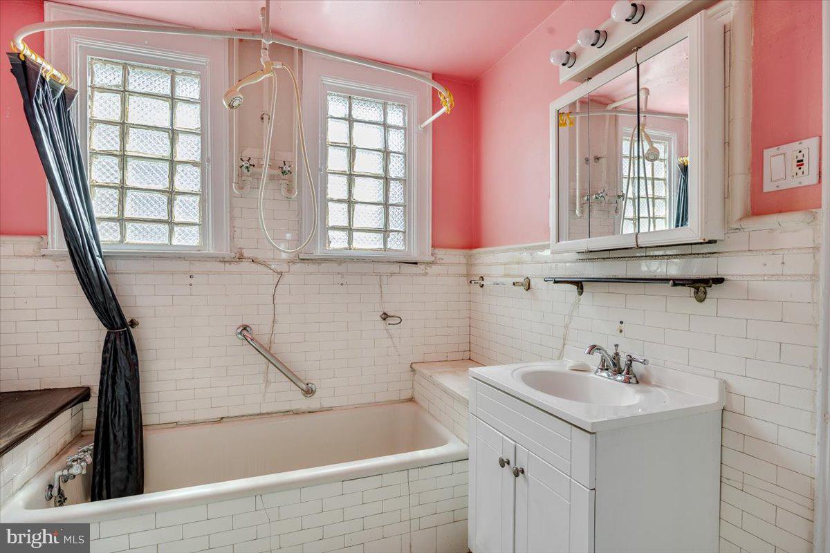 COBBS CREEK - Residential