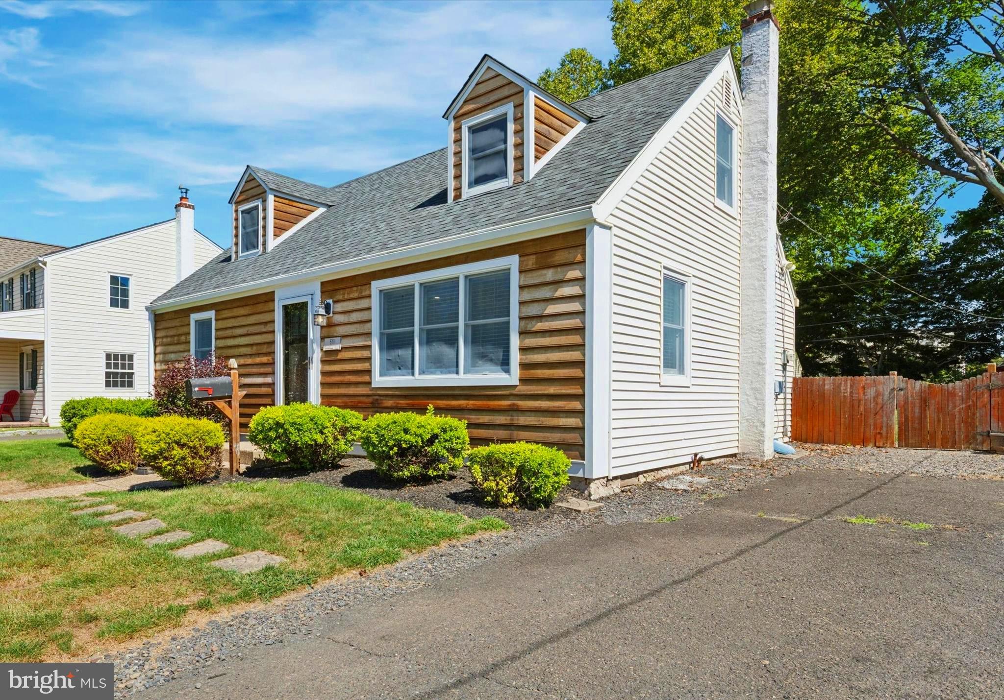 SHOEMAKER VIL - Residential