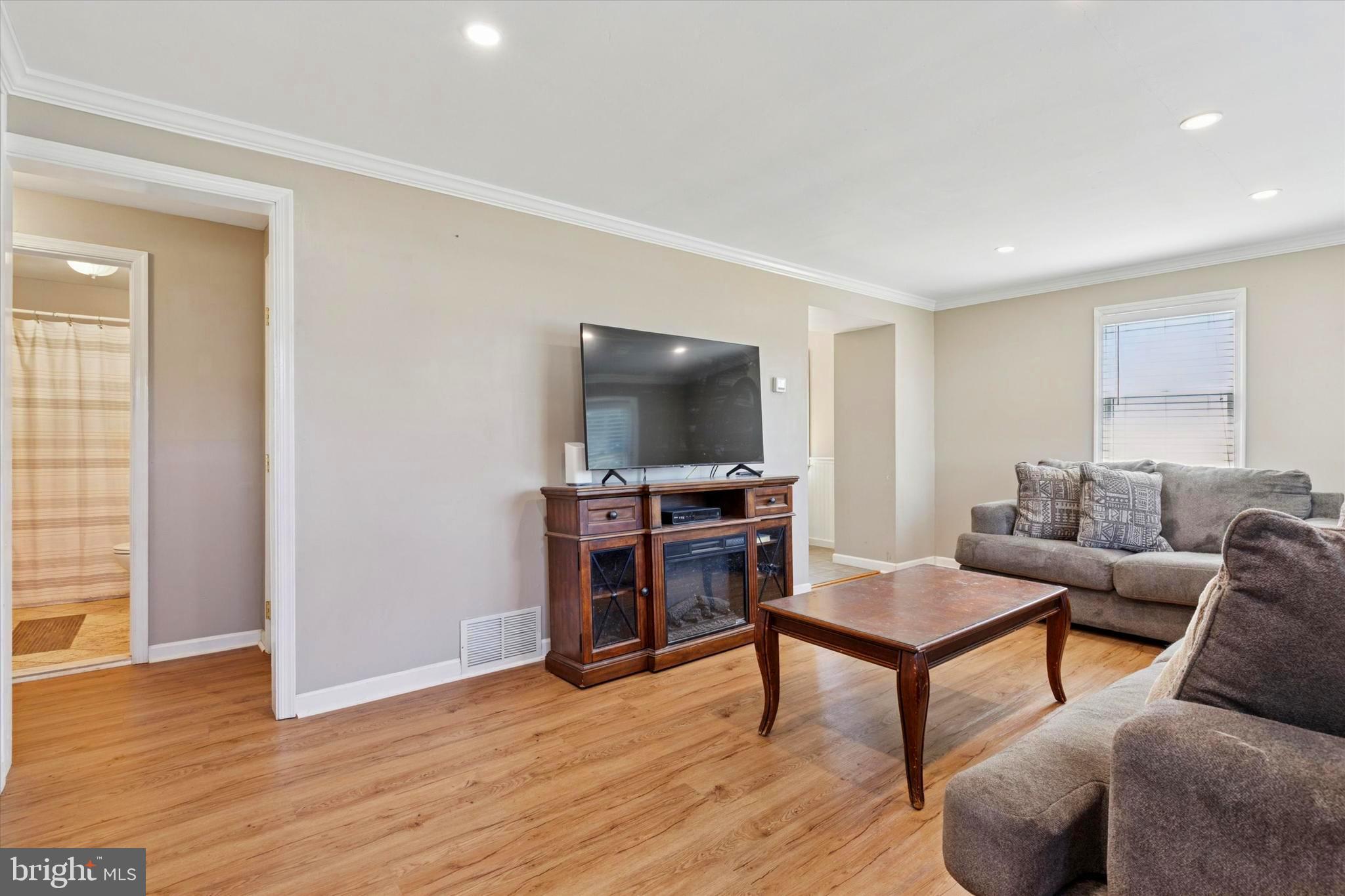 SHOEMAKER VIL - Residential