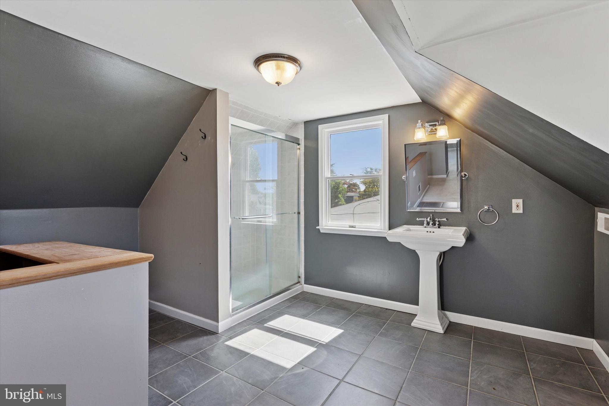 SHOEMAKER VIL - Residential