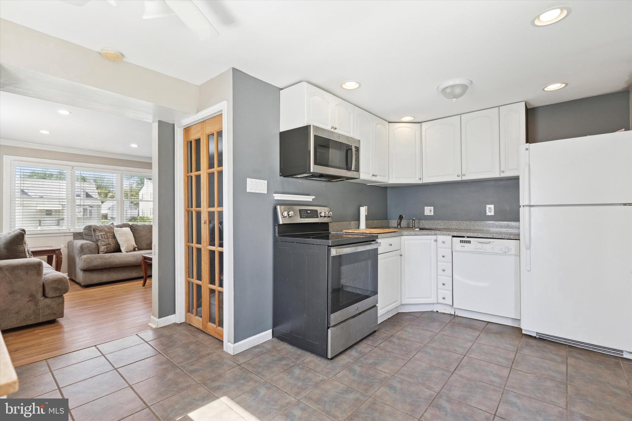 SHOEMAKER VIL - Residential