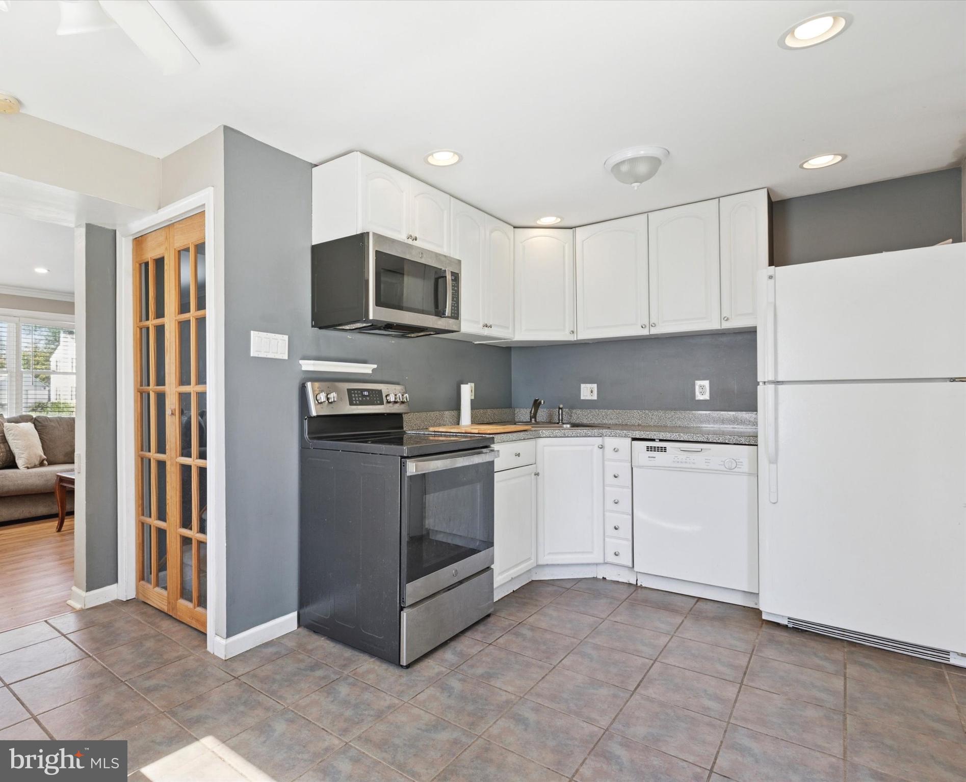 SHOEMAKER VIL - Residential