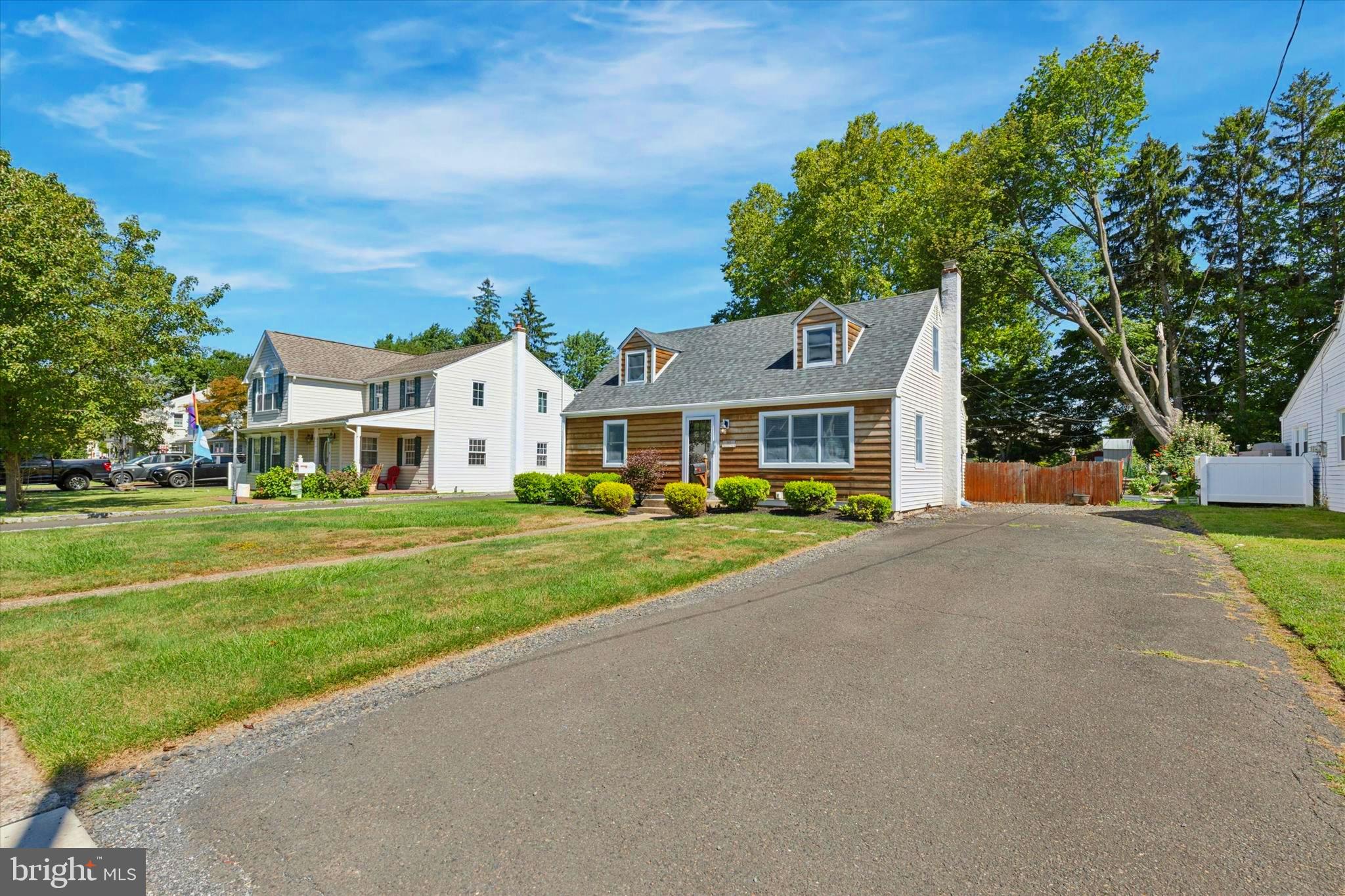 SHOEMAKER VIL - Residential